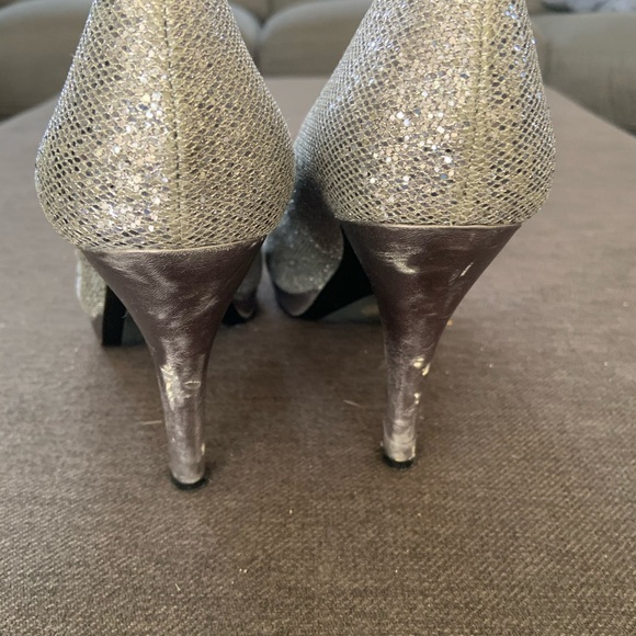 Silver shoes - Picture 4 of 6